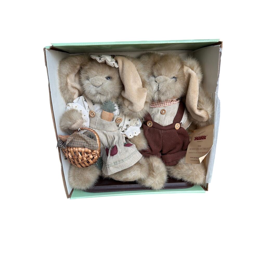 Pair of Seymour Mann Connoisseur Collection Bunny Collectibles in original Box